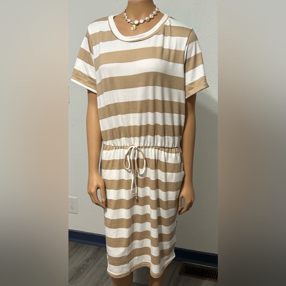 New summer dress with pockets stretchy material!
